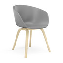 About A Chair AAC 22, Concrete grey, Chêne laqué