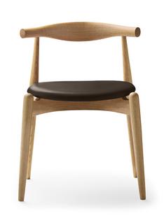 CH20 Elbow Chair Chêne laqué naturel|Cuir marron
