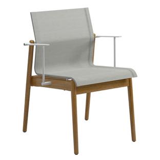 Chaise en teck Sway  Revêtement poudré blanc|Tissu Sling gris clair|Avec accotoirs