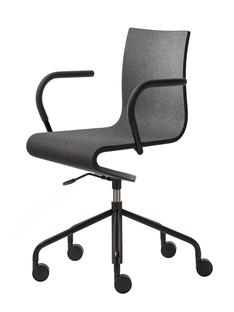 Chaise de bureau Seesaw Noir avec ressort à gaz|Avec accoudoirs, couleur match avec la piétement|Frêne noir avec feutre anthracite