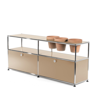 Meuble Sideboard USM Haller pour plantes Beige USM|Avec 2 portes abattantes|Avec 3 pots sur la droite|Terre cuite