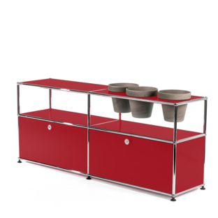 Meuble Sideboard USM Haller pour plantes Rouge rubis USM|Avec 2 portes abattantes|Avec 3 pots sur la droite|Basalte