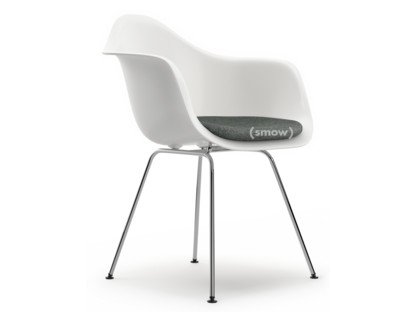 Eames Plastic Armchair RE DAX Blanc|Avec coussin d'assise|Nero / ivoire|Version standard - 43 cm|Chromé