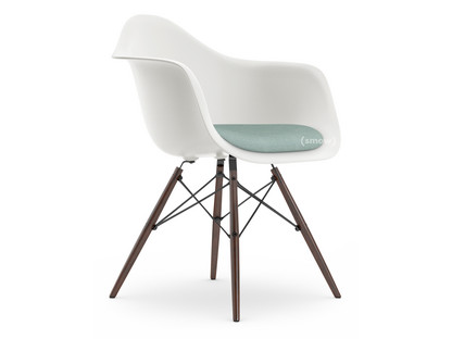 Eames Plastic Armchair RE DAW Blanc|Avec coussin d'assise|Bleu glacier / ivoire|Version standard - 43 cm|Érable foncé