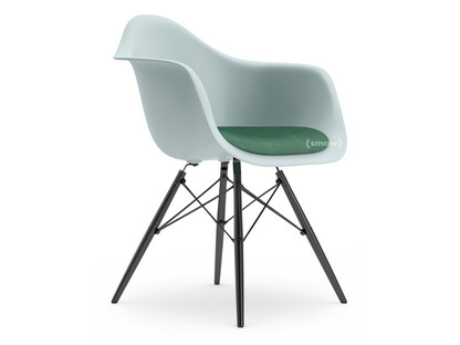 Eames Plastic Armchair RE DAW Gris bleuté|Avec coussin d'assise|Menthe / forêt|Version standard - 43 cm|Érable noir