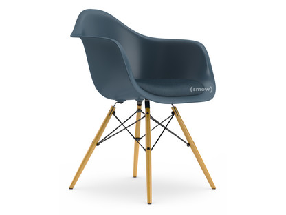 Eames Plastic Armchair RE DAW Bleu océan|Avec coussin d'assise|Bleu océan / gris foncé|Version standard - 43 cm|Érable nuance de jaune