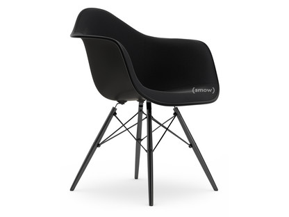 Eames Plastic Armchair RE DAW Noir profond  |Rembourrage intégral|Nero|Version standard - 43 cm|Érable noir