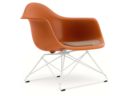 Eames Plastic Armchair RE LAR Orange rouille|Coussin d'assise cognac / ivoire|Revêtement blanc