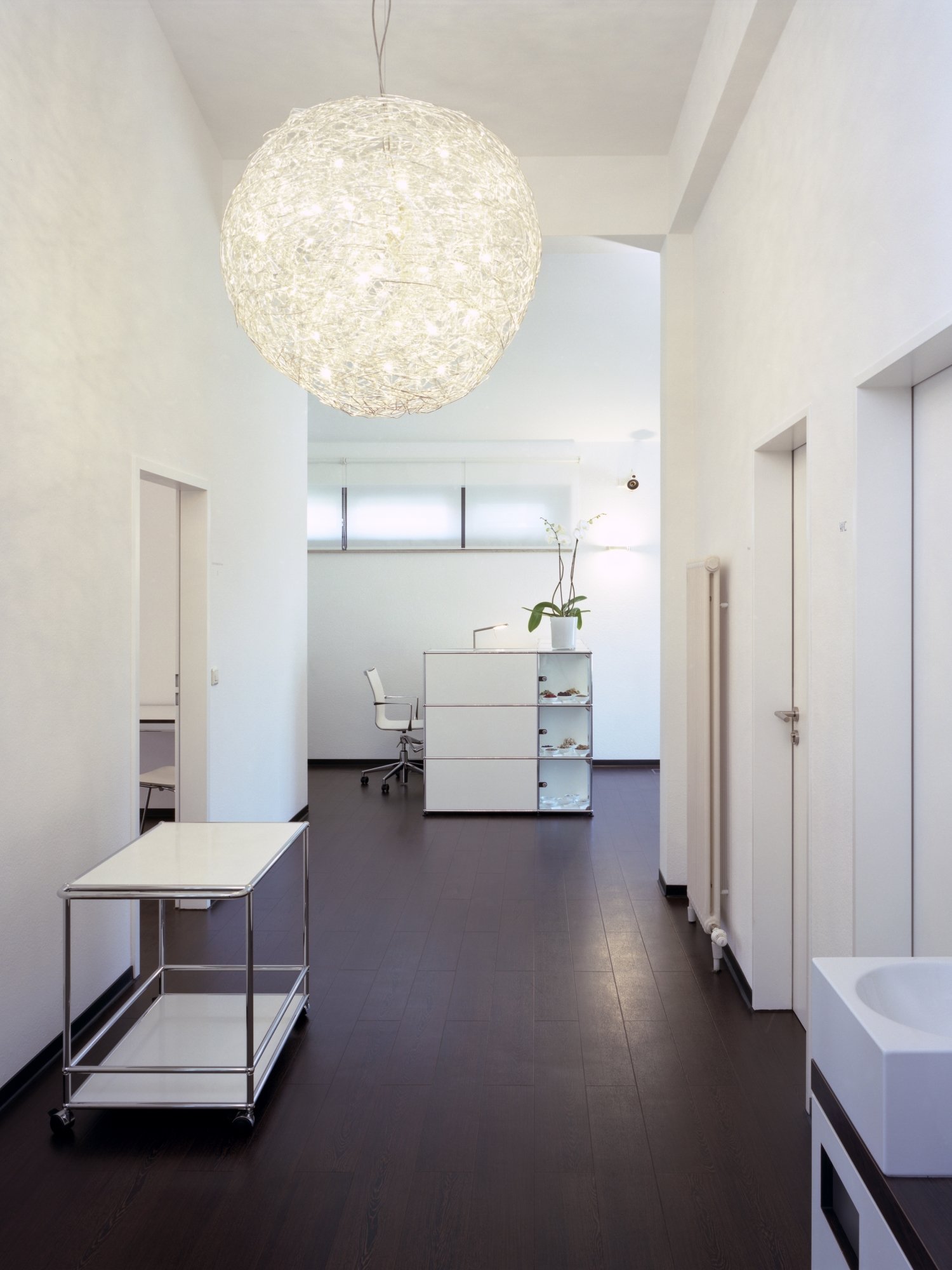 Espace d'accueil avec mobilier USM
