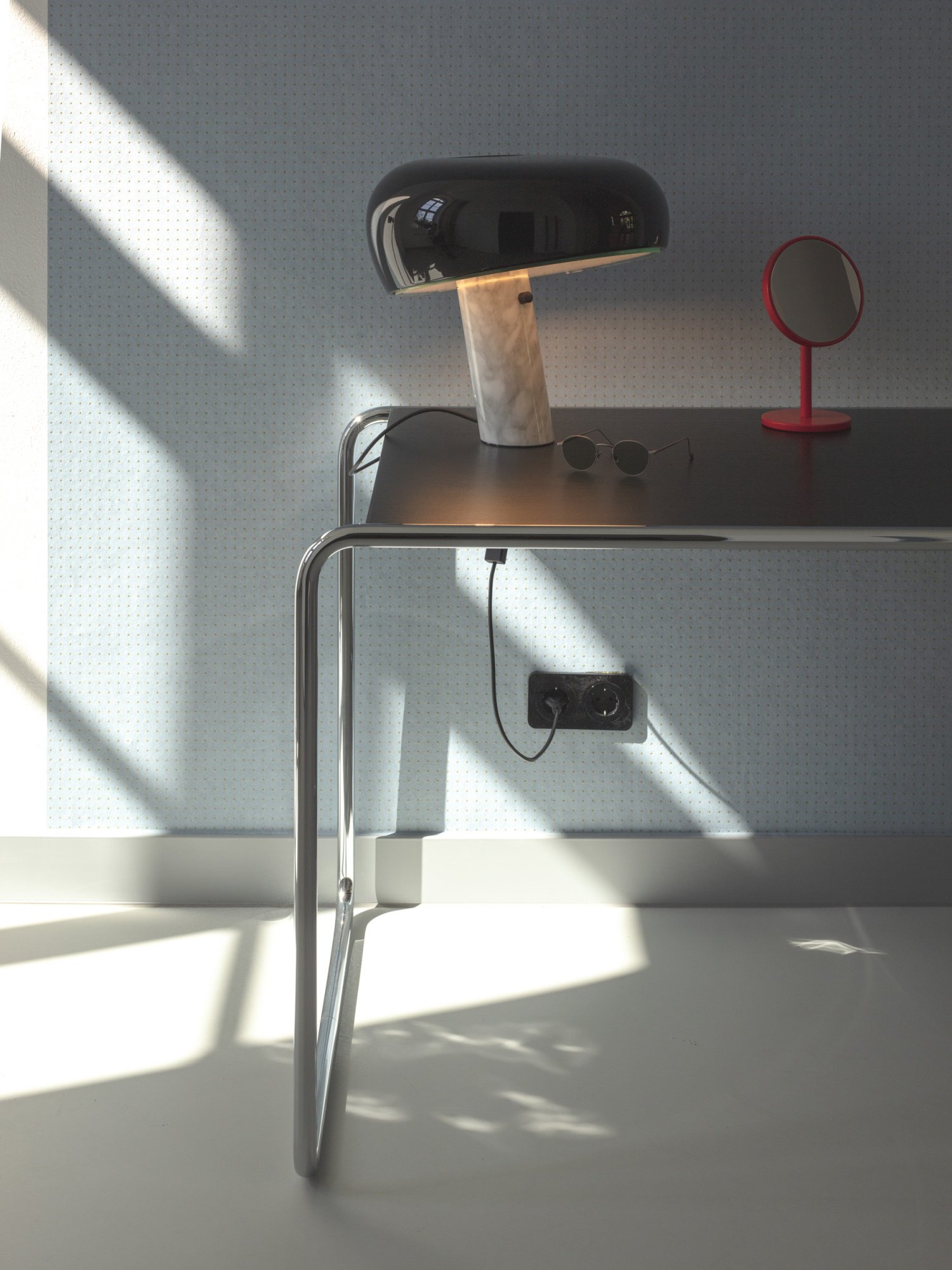 Table Thonet pour la boutique schneeweyess Leipzig von smow Leipzig