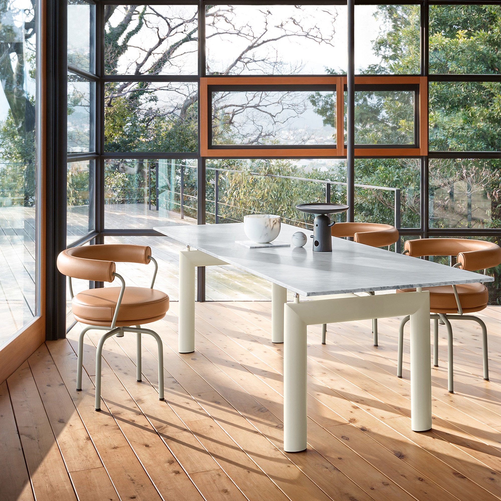 【展示美品】 Cassina LC6 6 TABLE TUBE D’AVION 6 Table tube d'avion | Cassina | de Le Corbusier, Pierre Jeanneret