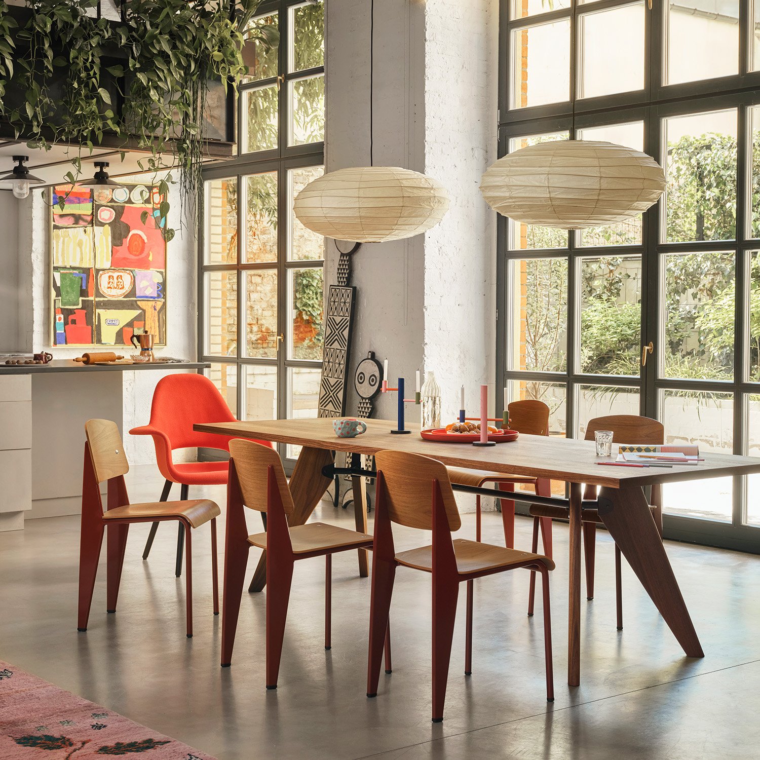 Chaise Standard, Piétement japanese red/assise et dossier chêne