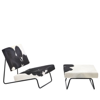 Fauteuil de salon Hirche, Peau de vache, noire / blanche, Revêtement par poudre, noir, avec repose-pieds