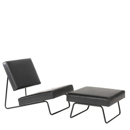 Fauteuil de salon Hirche, Cuir lisse, noir, Revêtement par poudre, noir, avec repose-pieds